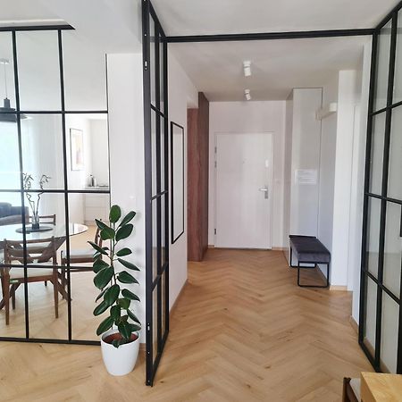ברטיסלאבה Beautiful New Apt In Old Town Near Train Station - Free Parking מראה חיצוני תמונה