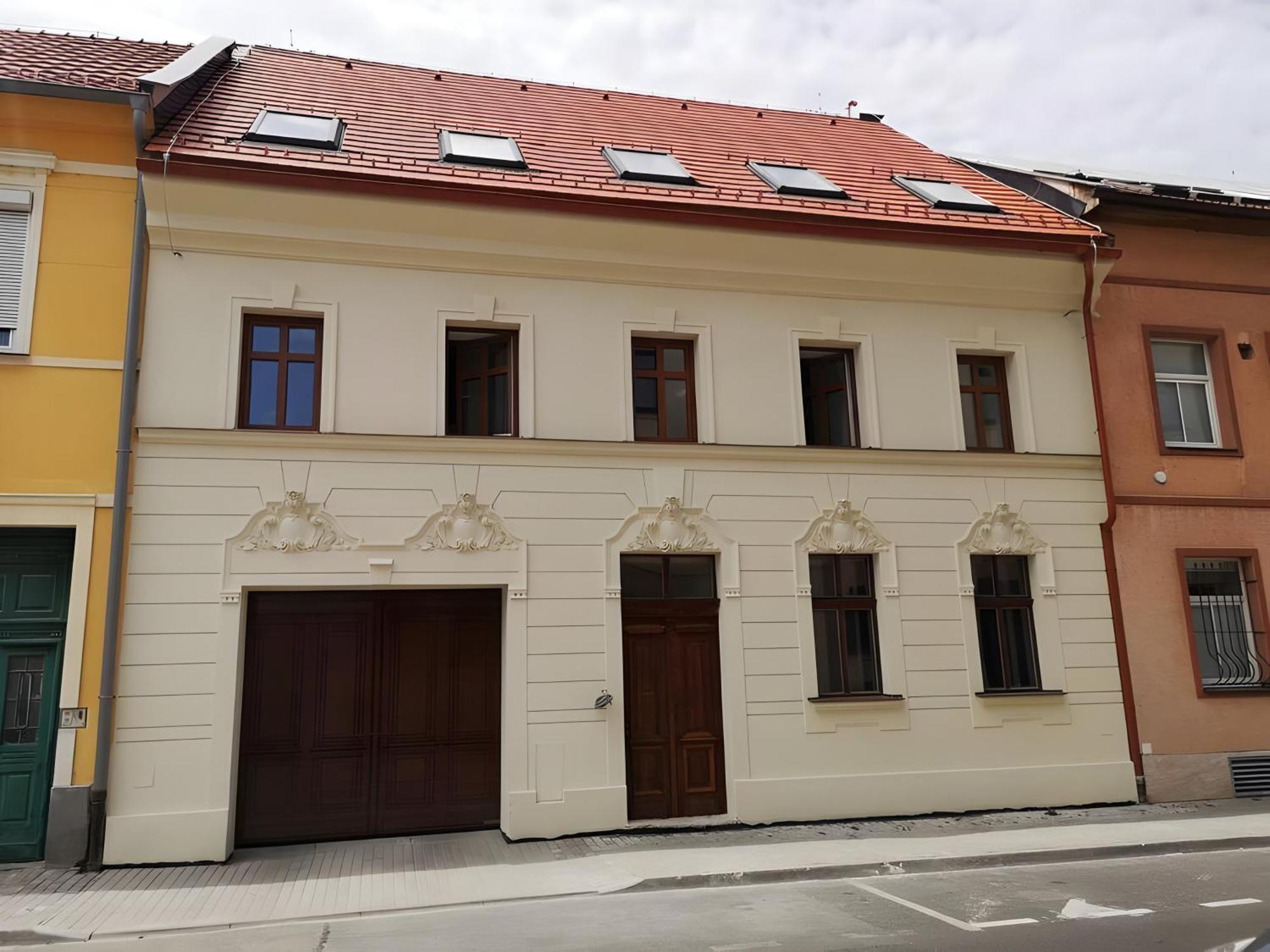 ברטיסלאבה Beautiful New Apt In Old Town Near Train Station - Free Parking מראה חיצוני תמונה
