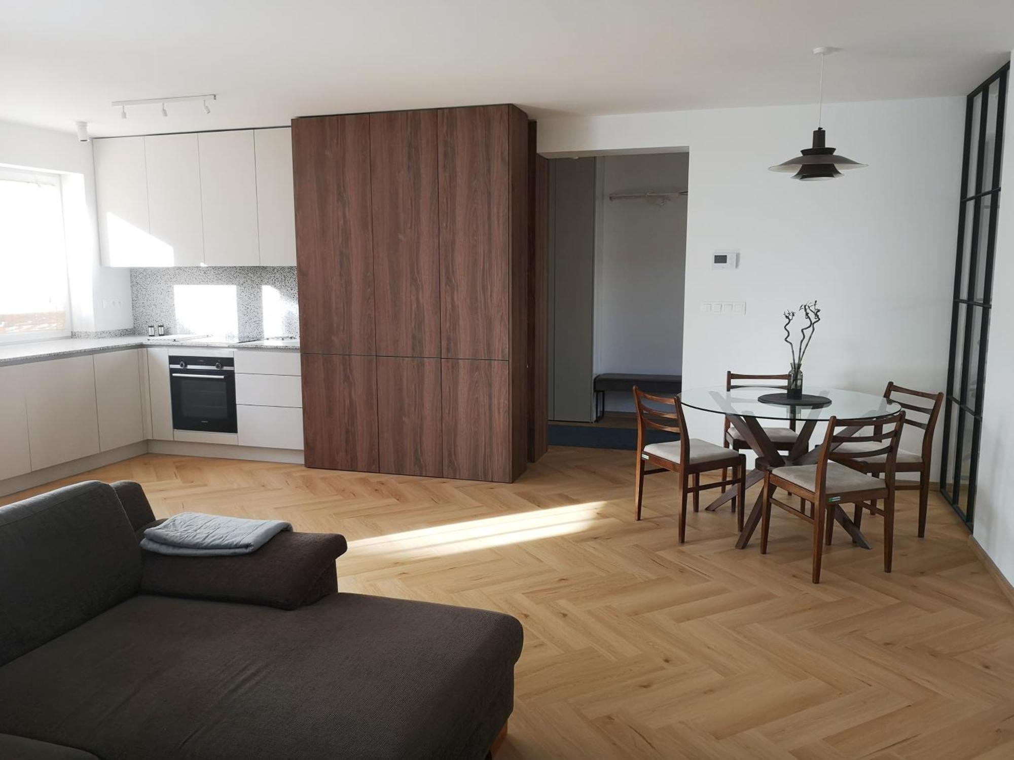 ברטיסלאבה Beautiful New Apt In Old Town Near Train Station - Free Parking מראה חיצוני תמונה