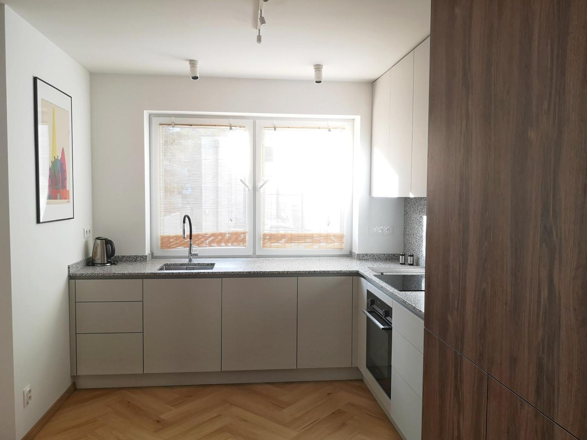 ברטיסלאבה Beautiful New Apt In Old Town Near Train Station - Free Parking מראה חיצוני תמונה